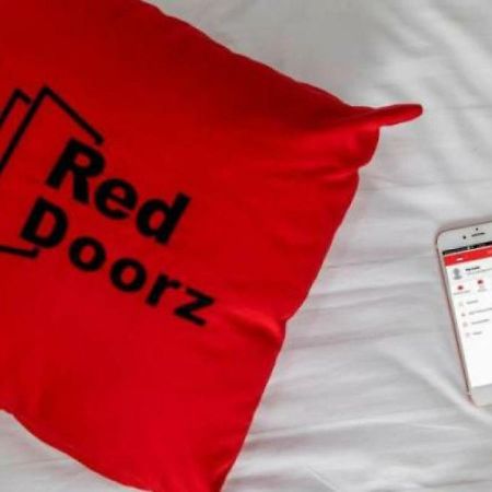 Reddoorz Near Solo Balapan Station Hotel Ngoại thất bức ảnh