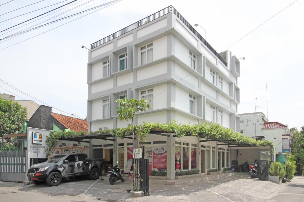 Reddoorz Near Solo Balapan Station Hotel Ngoại thất bức ảnh