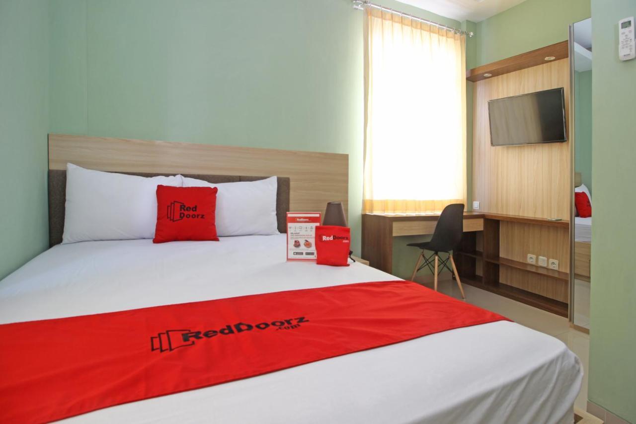 Reddoorz Near Solo Balapan Station Hotel Ngoại thất bức ảnh